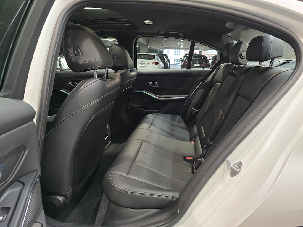 Thumbnail: 2025 BMW 3 Series - 12