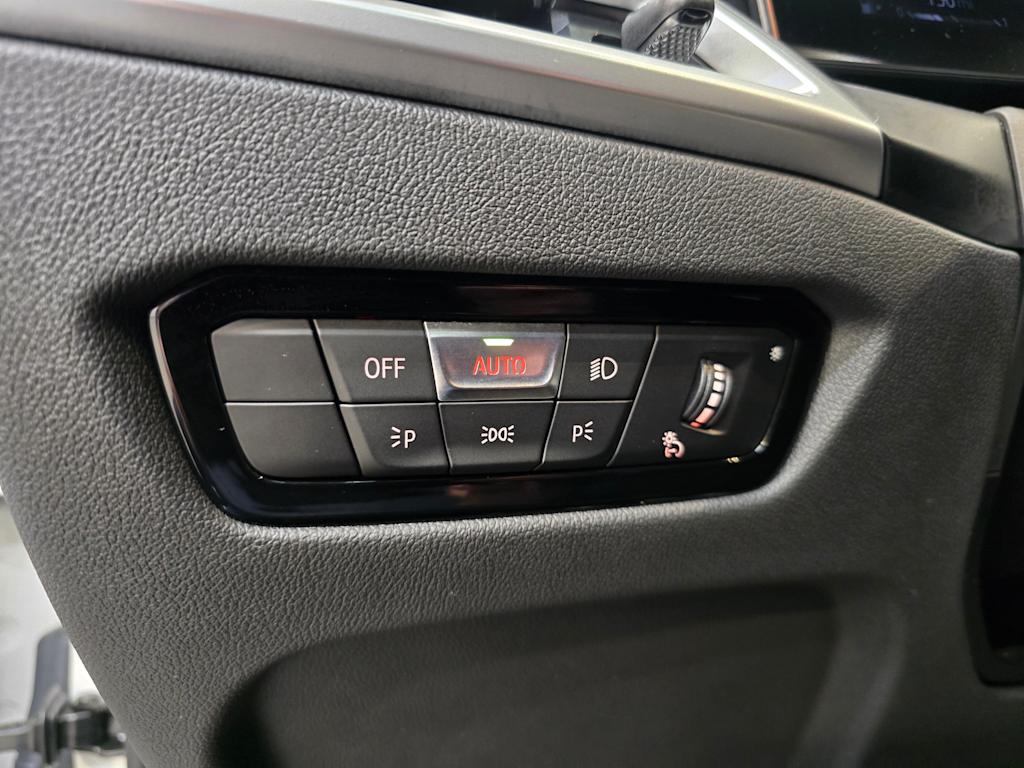 Thumbnail: 2025 BMW 3 Series - 26