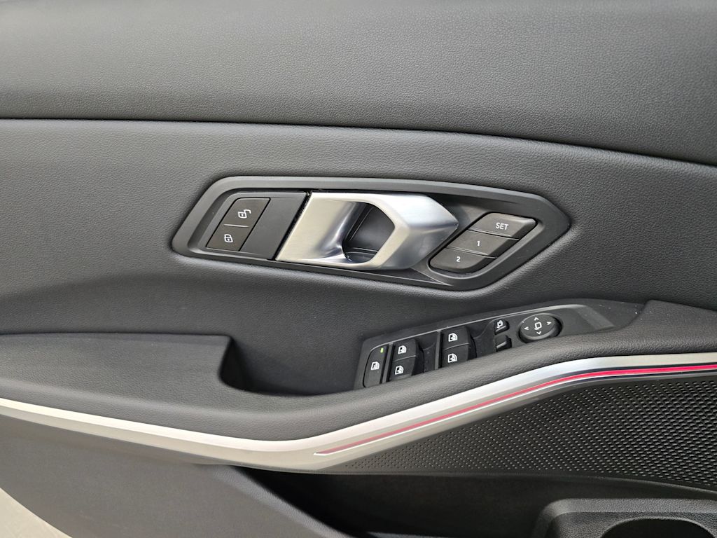 Thumbnail: 2025 BMW 3 Series - 27