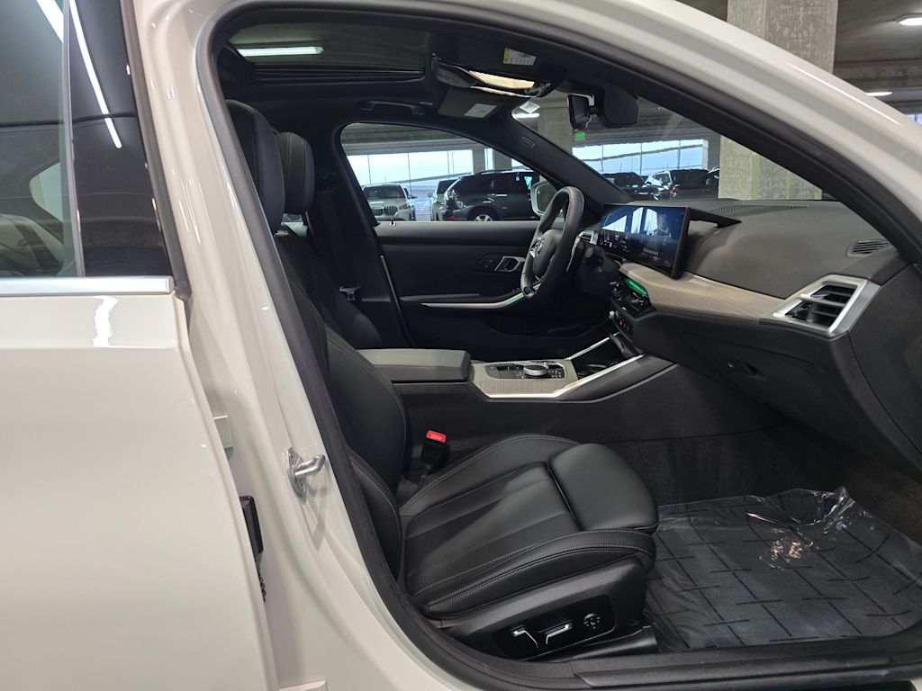 Thumbnail: 2025 BMW 3 Series - 34