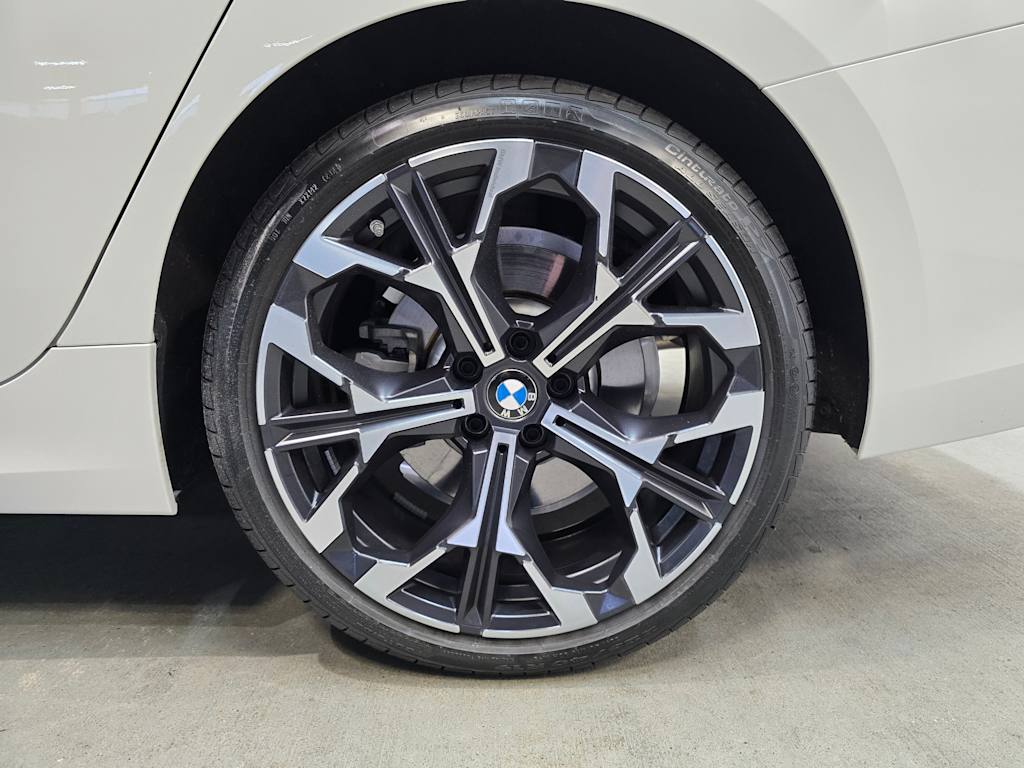 Thumbnail: 2025 BMW 3 Series - 7