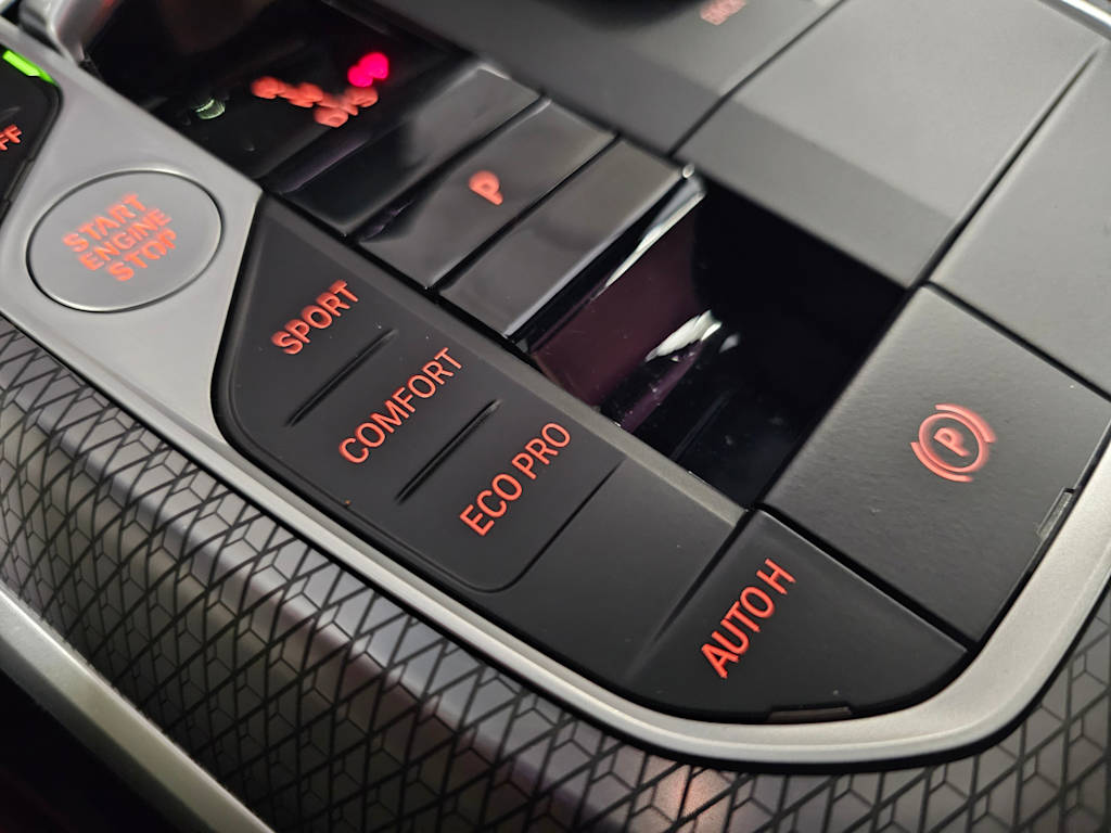 Thumbnail: 2025 BMW 3 Series - 30