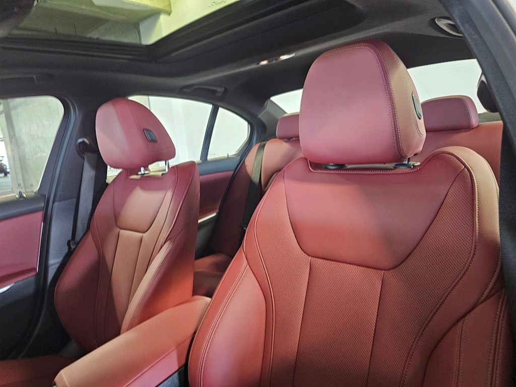 Thumbnail: 2025 BMW 3 Series - 12