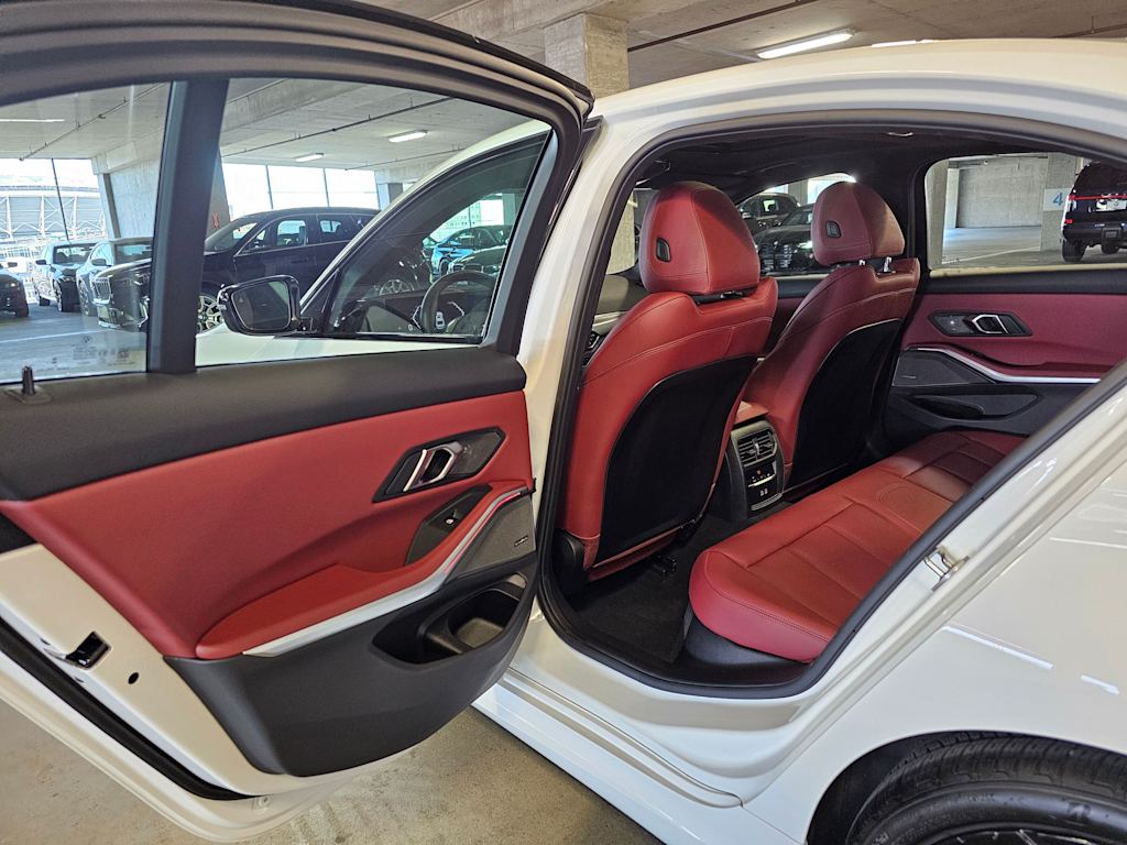 Thumbnail: 2025 BMW 3 Series - 13