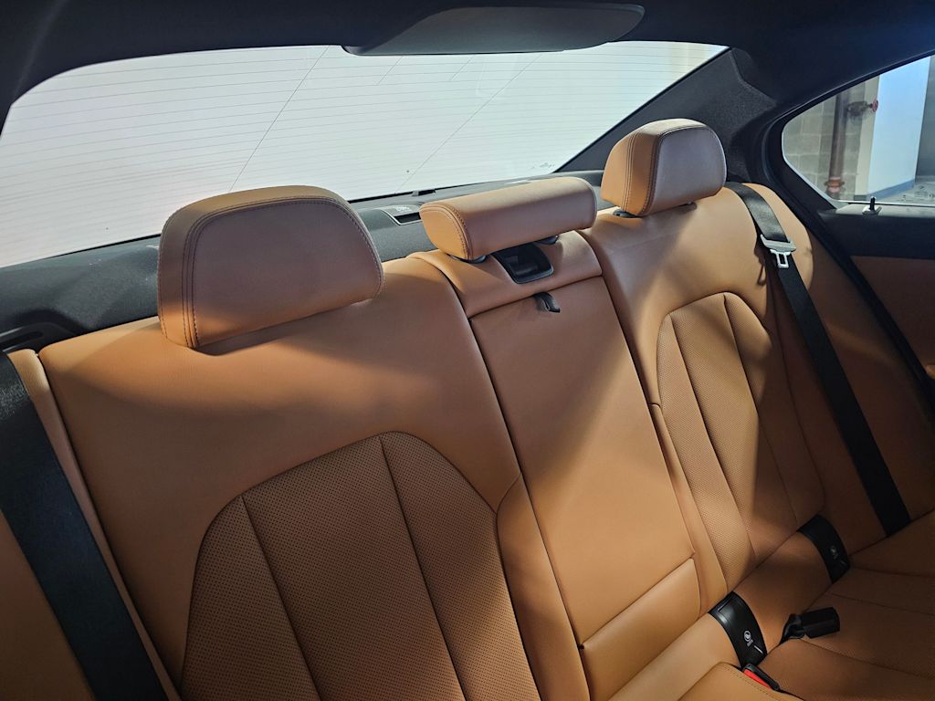 Thumbnail: 2025 BMW 3 Series - 43