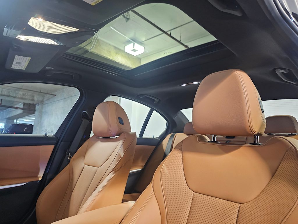 Thumbnail: 2025 BMW 3 Series - 38