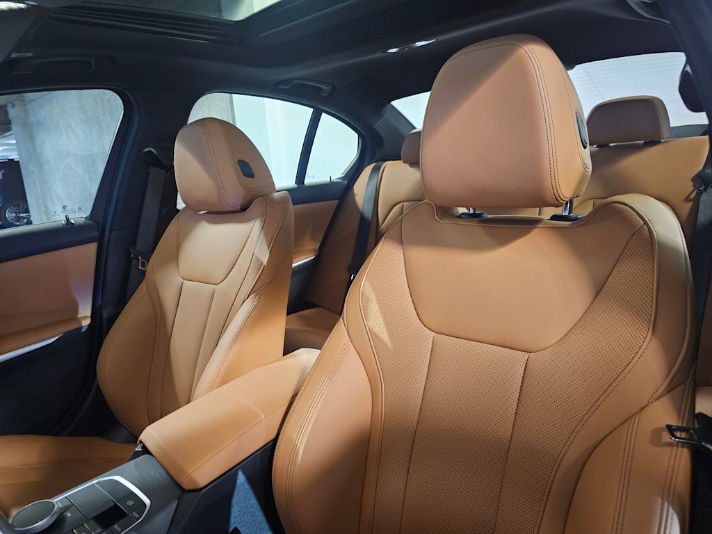 Thumbnail: 2025 BMW 3 Series - 12