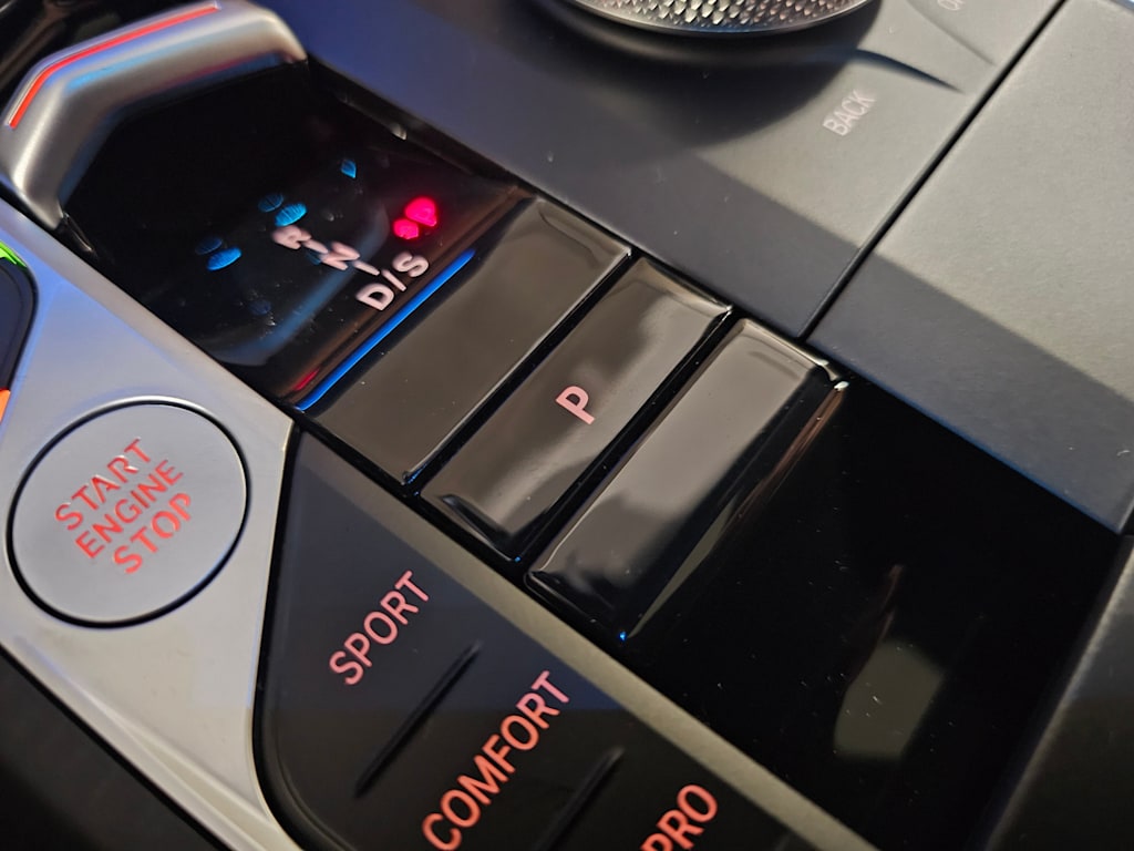 Thumbnail: 2025 BMW 3 Series - 15