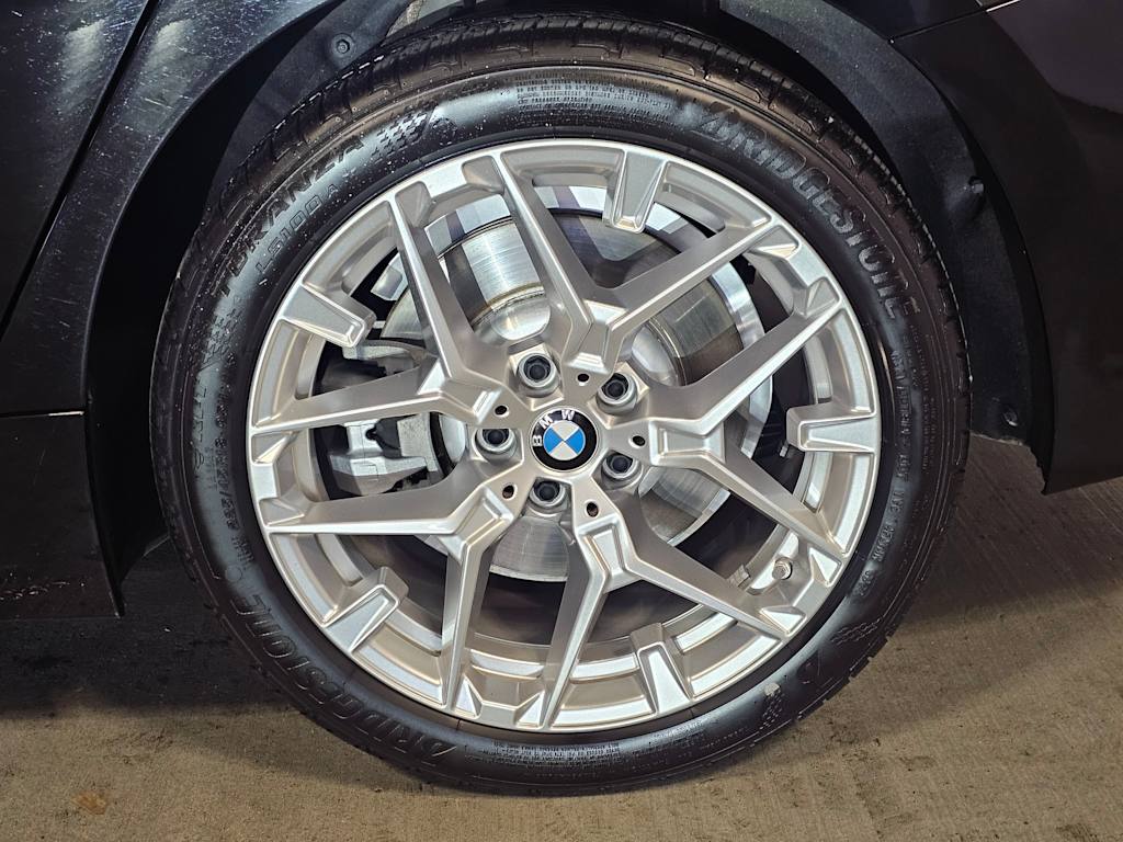 Thumbnail: 2025 BMW 3 Series - 8