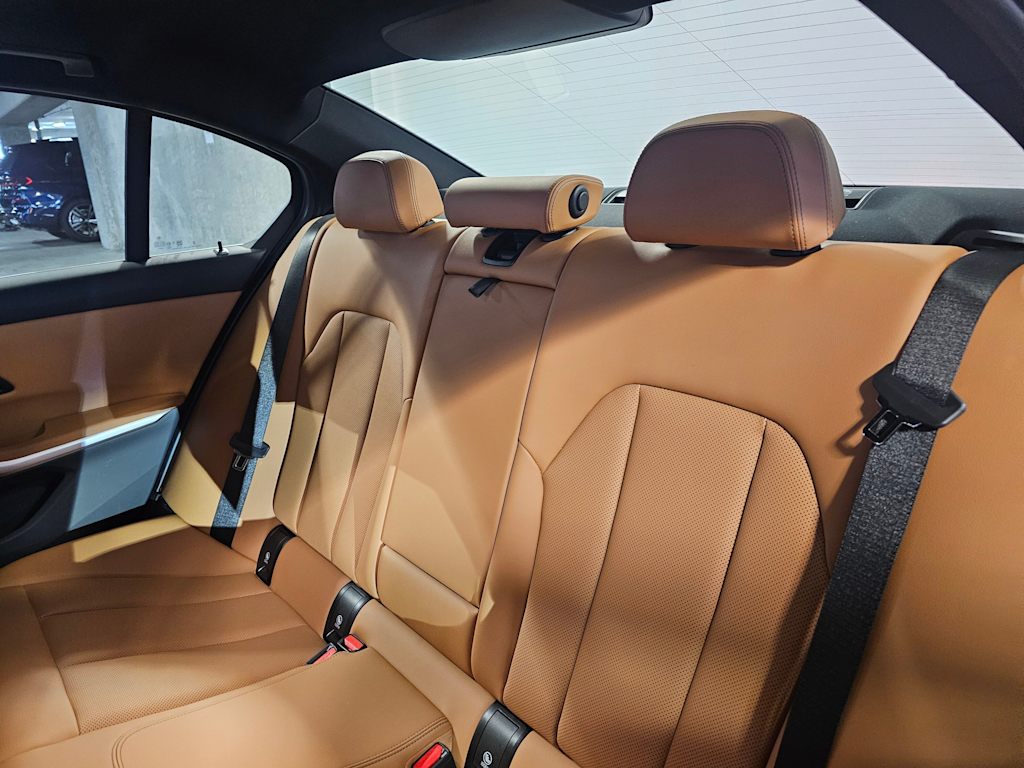 Thumbnail: 2025 BMW 3 Series - 40