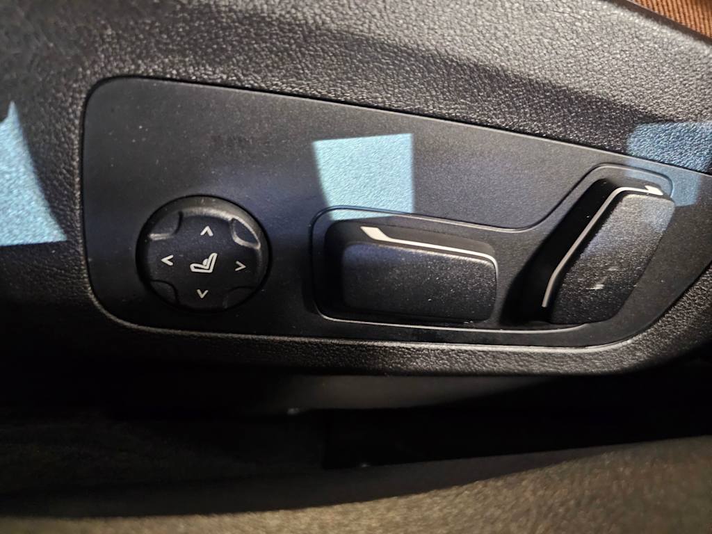 Thumbnail: 2025 BMW 3 Series - 35