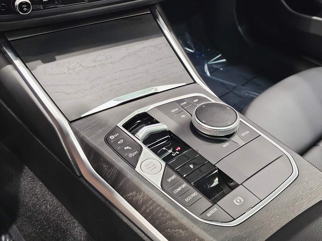 Thumbnail: 2024 BMW 3 Series - 15