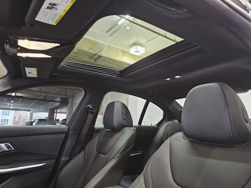 Thumbnail: 2023 BMW 3 Series - 29