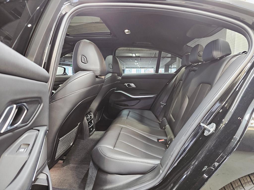 Thumbnail: 2023 BMW 3 Series - 12