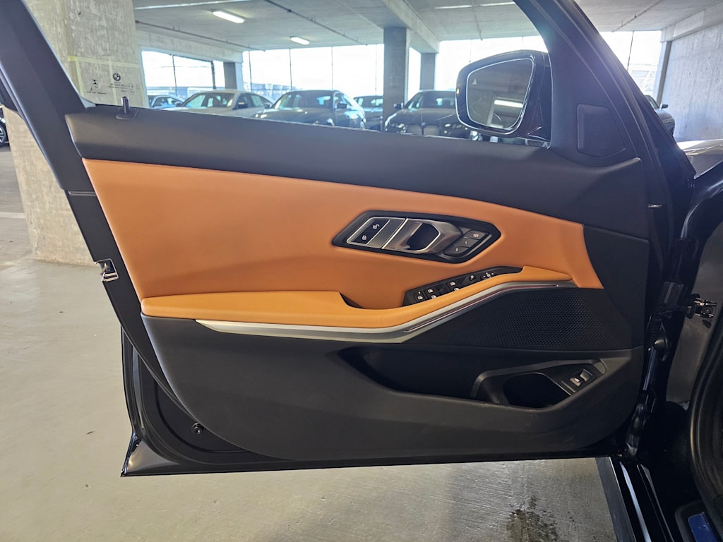 Thumbnail: 2023 BMW 3 Series - 27