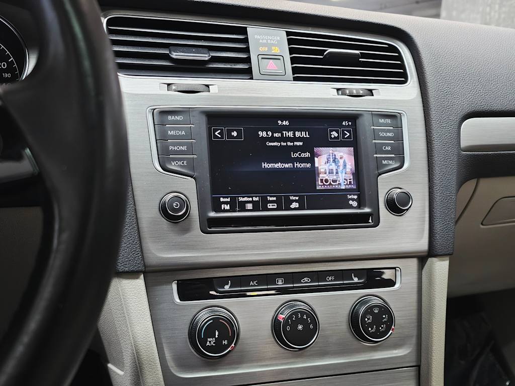 Thumbnail: 2017 Volkswagen Golf - 22