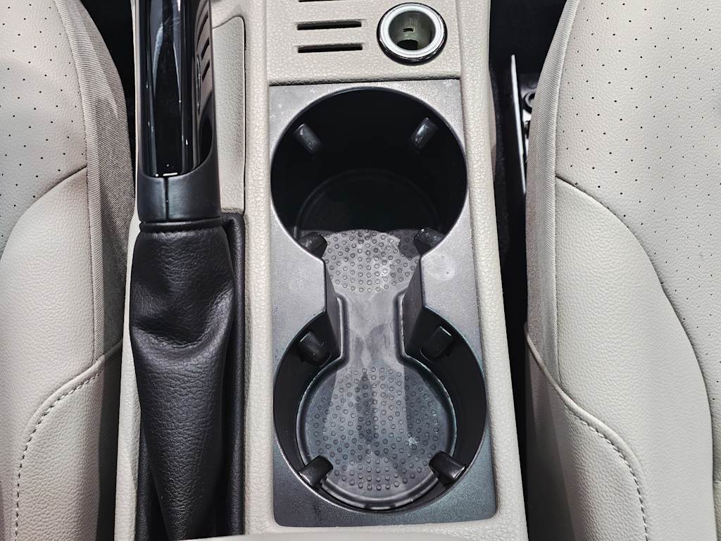 Thumbnail: 2017 Volkswagen Golf - 23