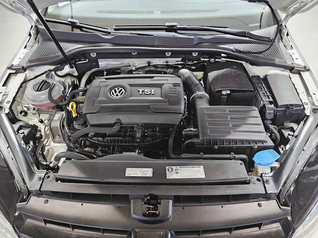 Thumbnail: 2017 Volkswagen Golf - 8