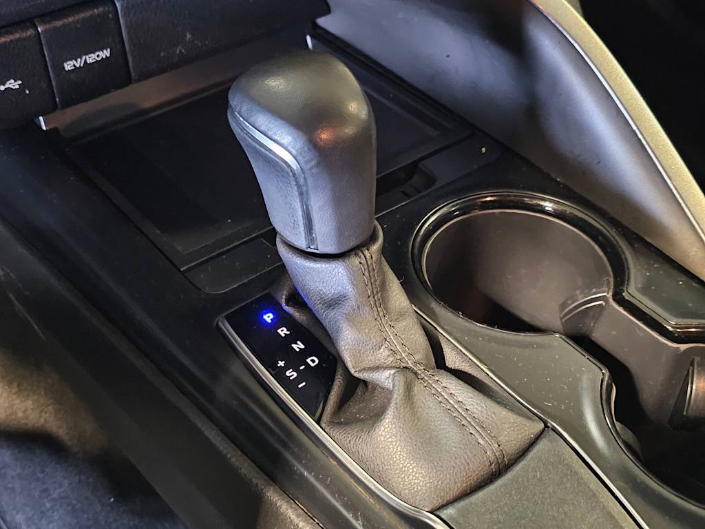 Thumbnail: 2020 Toyota Camry - 16