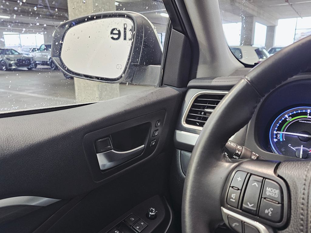 Thumbnail: 2019 Toyota Highlander - 27