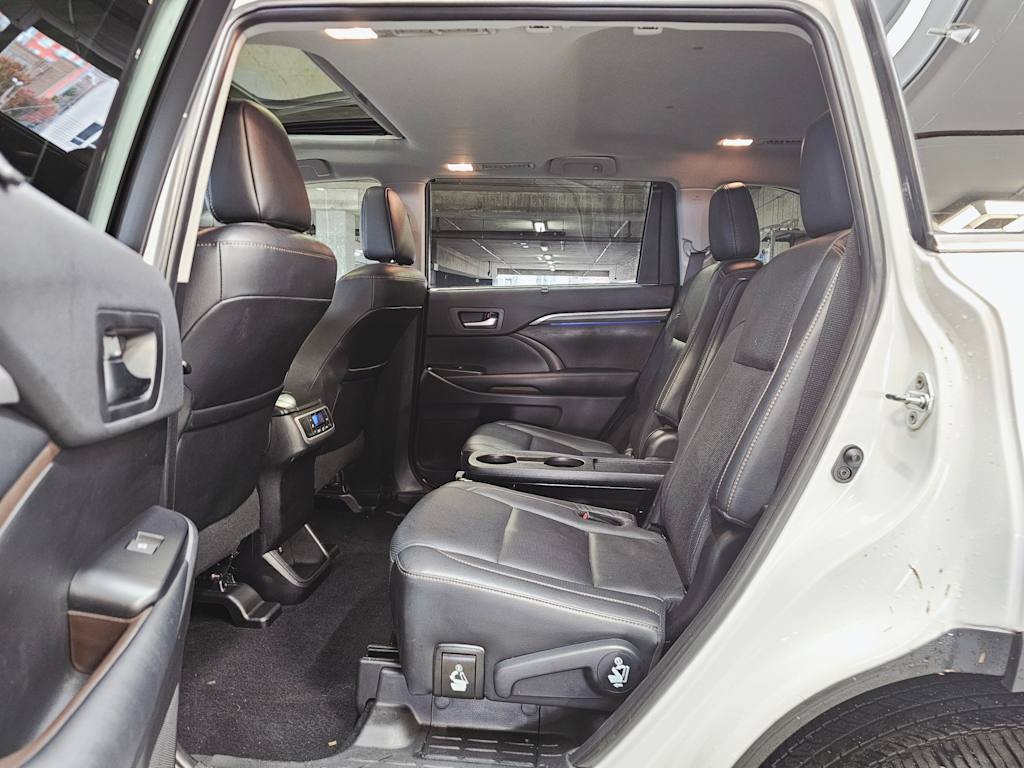 Thumbnail: 2019 Toyota Highlander - 12