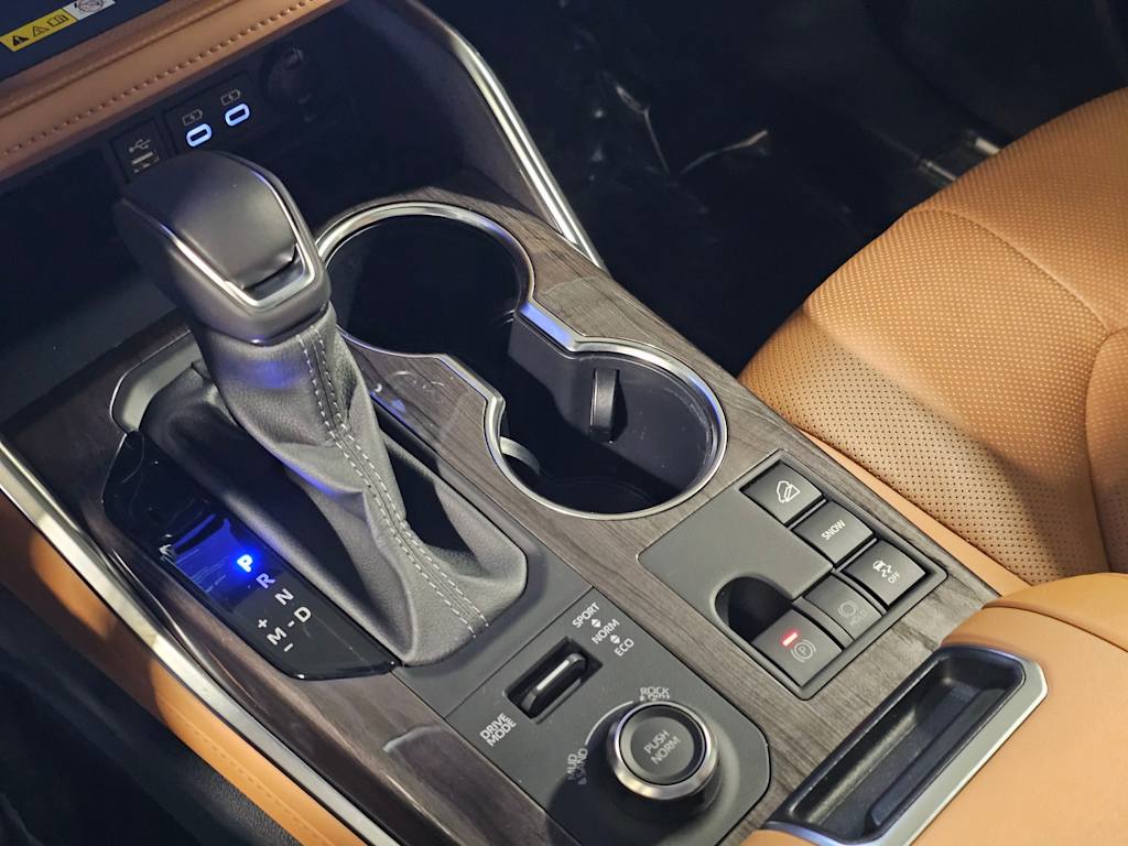 Thumbnail: 2024 Toyota Highlander - 17