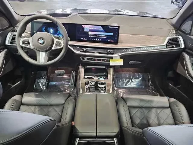 Thumbnail: 2026 BMW X7 - 9