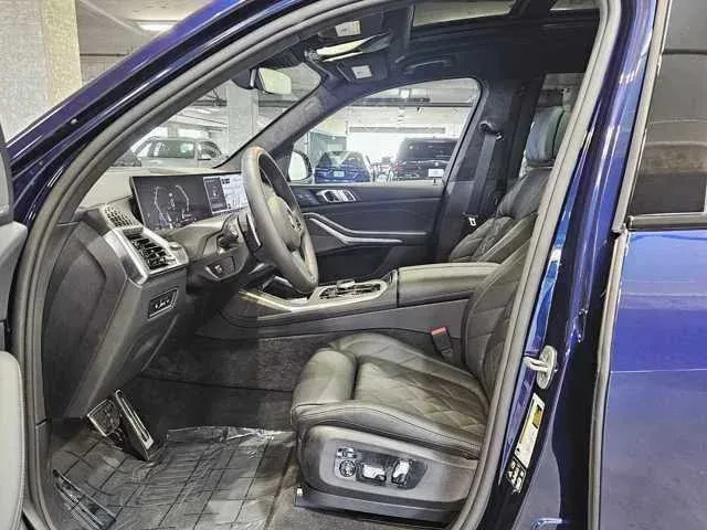 Thumbnail: 2026 BMW X7 - 10