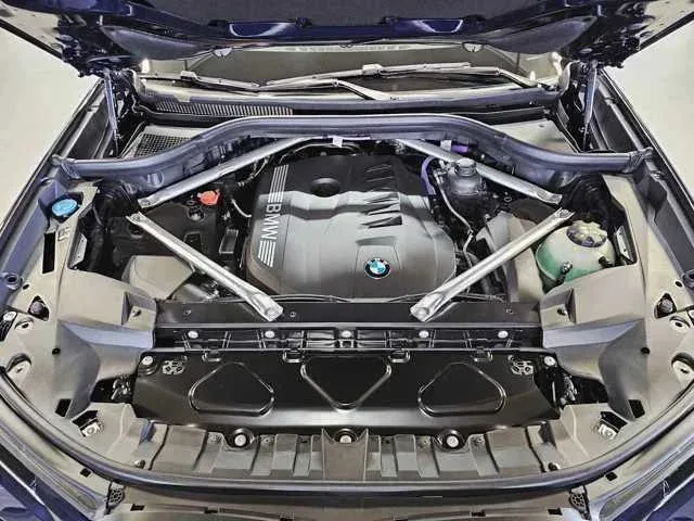 Thumbnail: 2026 BMW X7 - 8