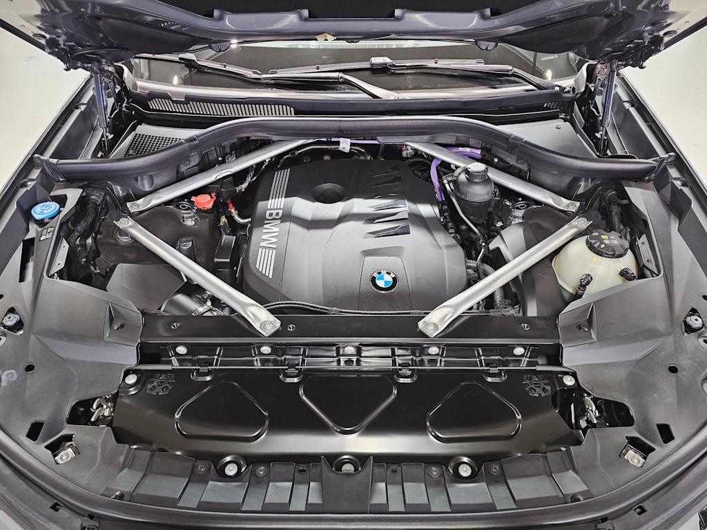 Thumbnail: 2024 BMW X7 - 8