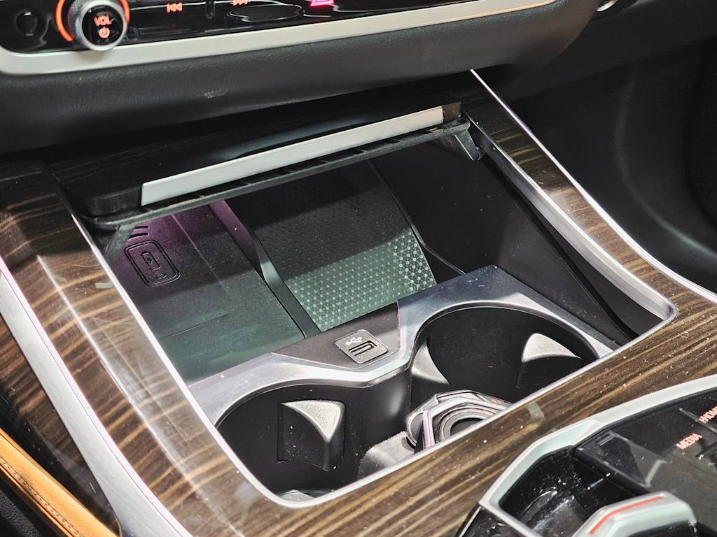 Thumbnail: 2024 BMW X7 - 25