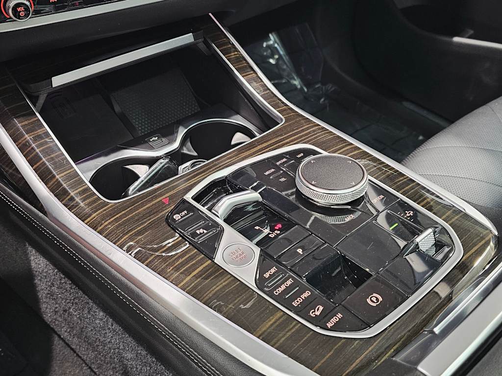 Thumbnail: 2024 BMW X7 - 16