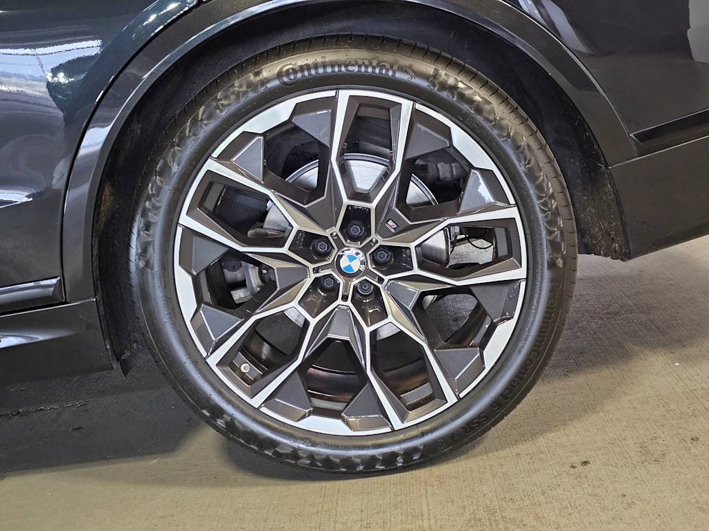 Thumbnail: 2024 BMW X7 - 8