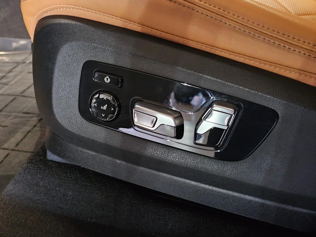 Thumbnail: 2024 BMW X7 - 25