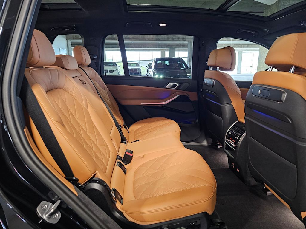 Thumbnail: 2024 BMW X7 - 31