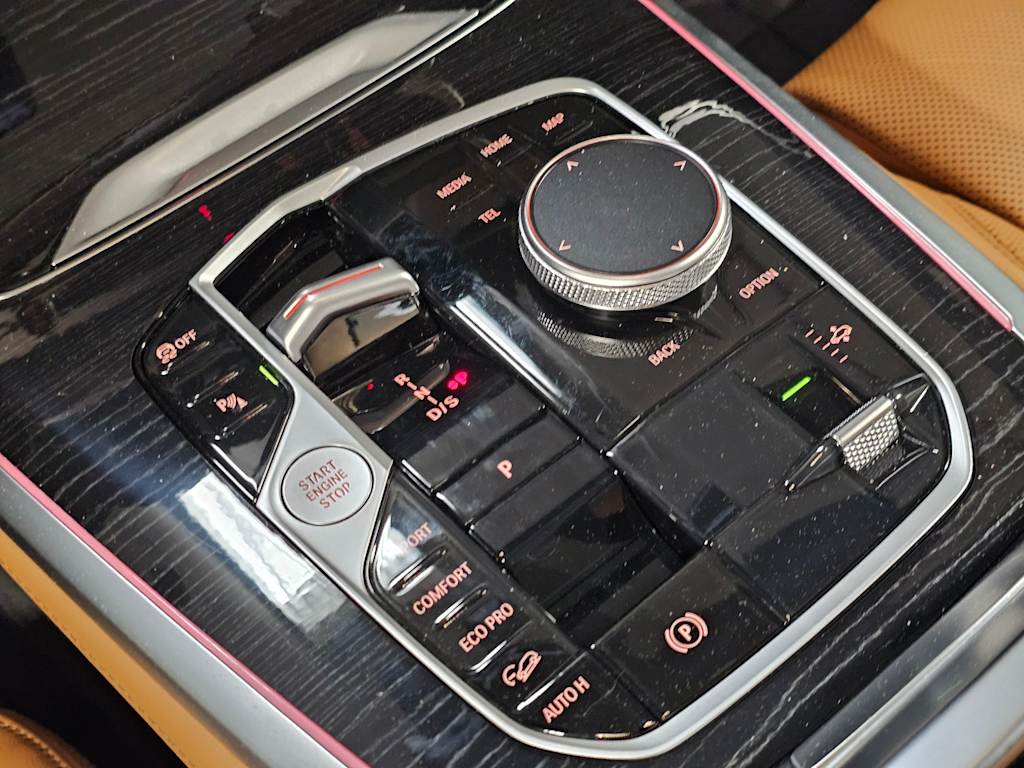 Thumbnail: 2024 BMW X7 - 23