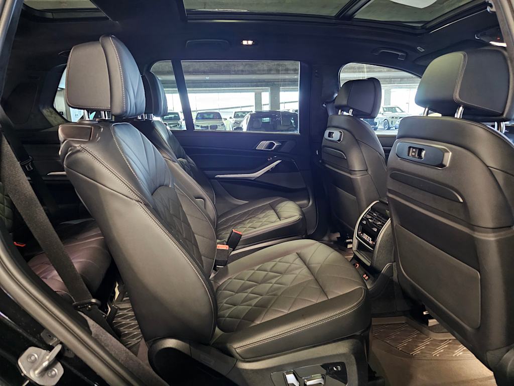 Thumbnail: 2024 BMW X7 - 32