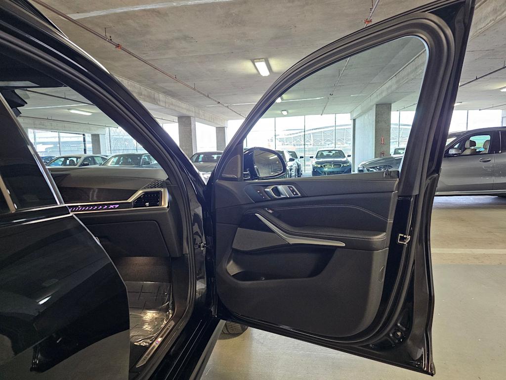 Thumbnail: 2024 BMW X7 - 34