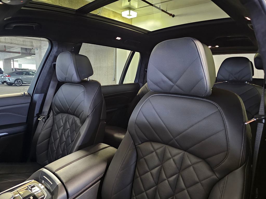 Thumbnail: 2024 BMW X7 - 11