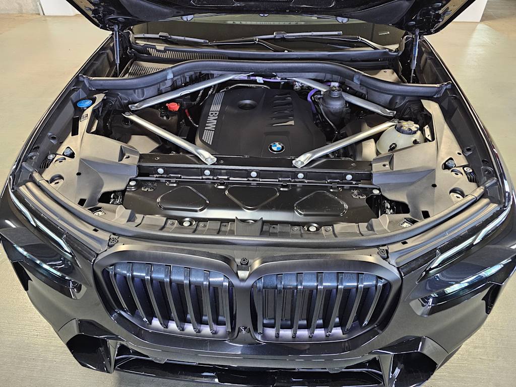 Thumbnail: 2024 BMW X7 - 8