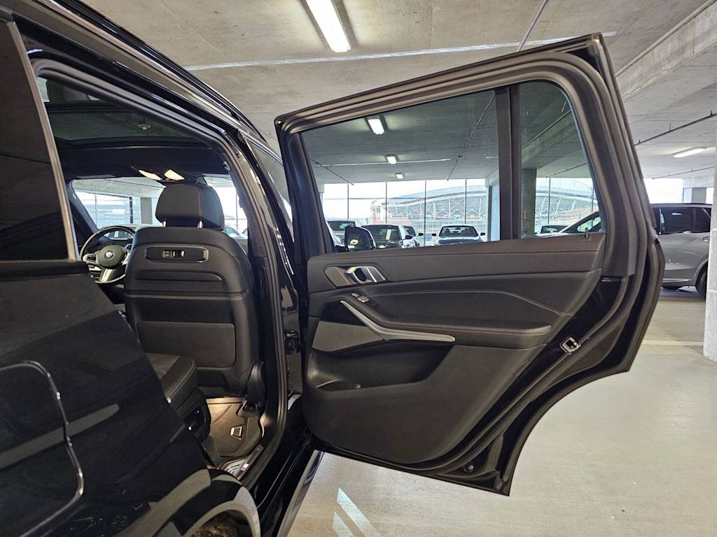 Thumbnail: 2024 BMW X7 - 31