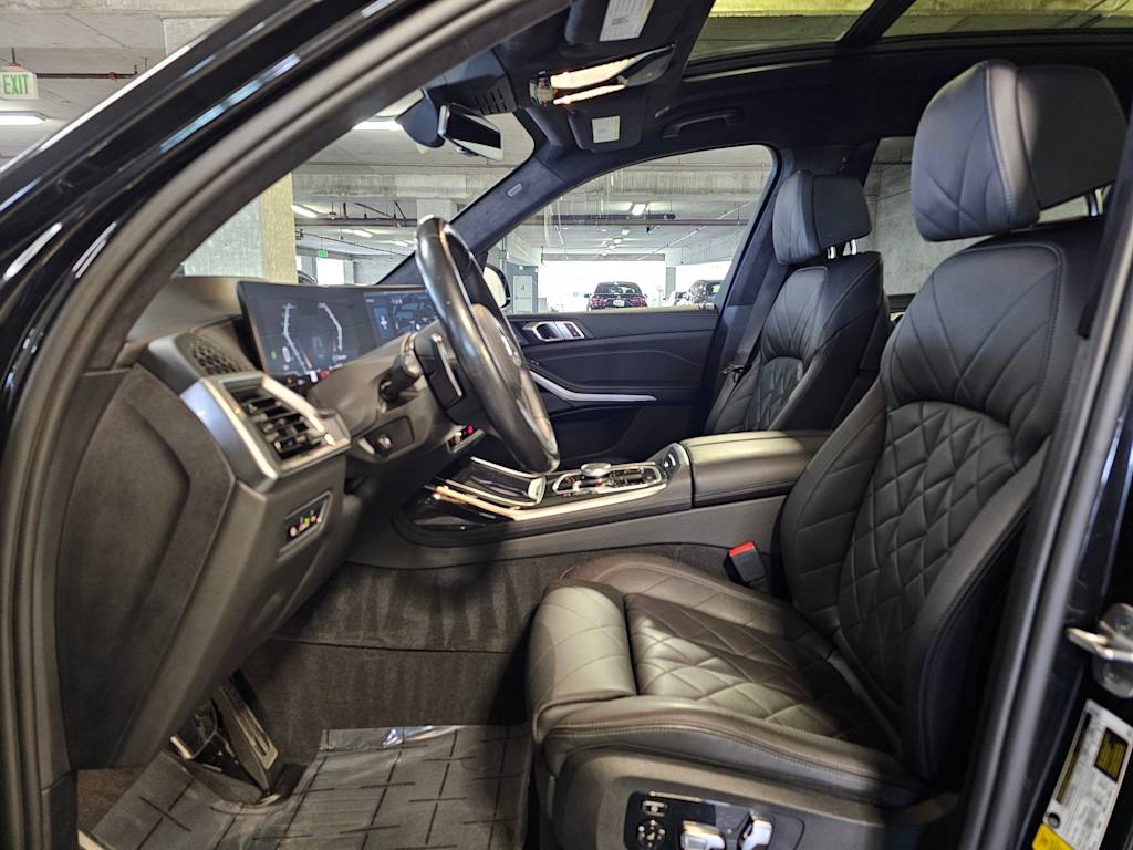 Thumbnail: 2024 BMW X7 - 10
