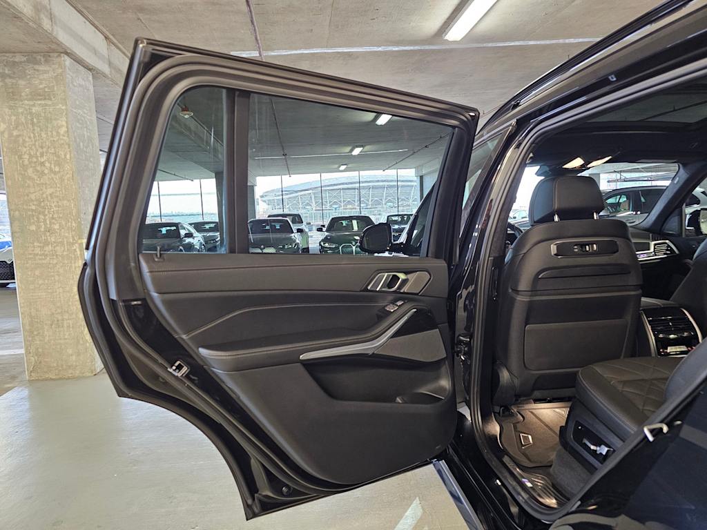 Thumbnail: 2024 BMW X7 - 29