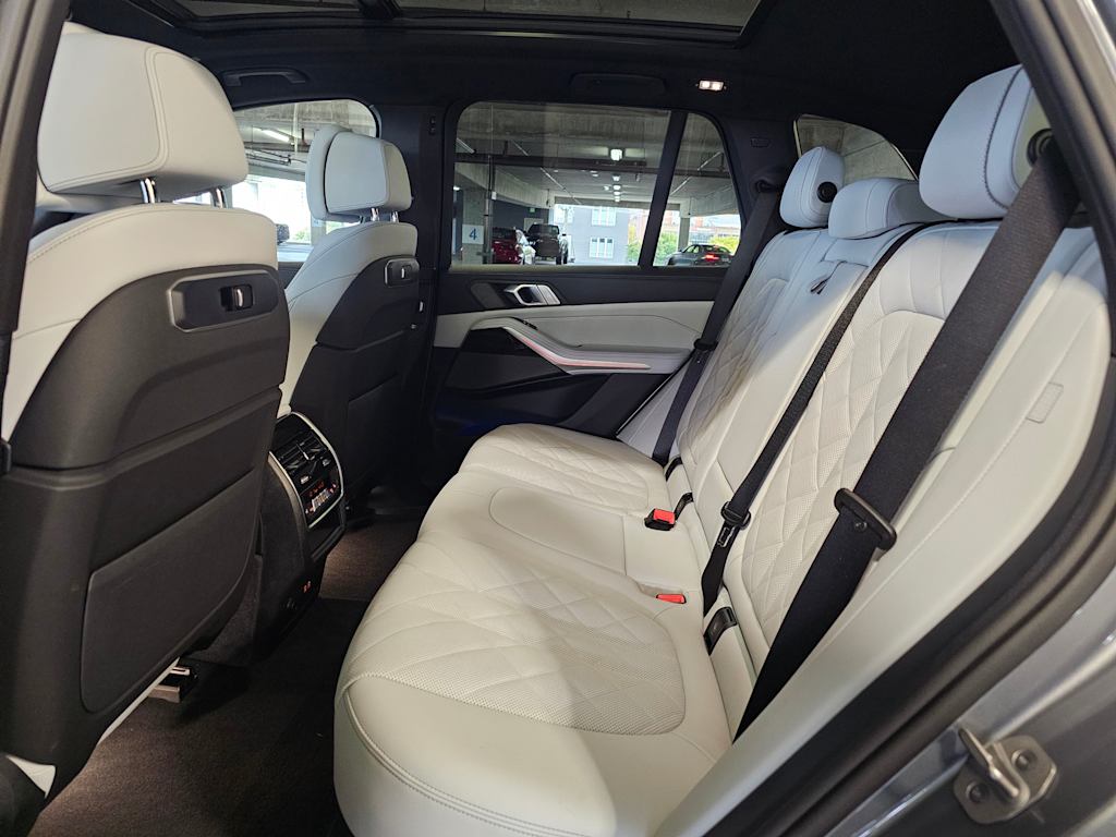 Thumbnail: 2026 BMW X5 - 13