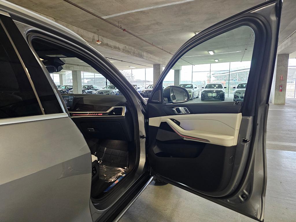 Thumbnail: 2026 BMW X5 - 32
