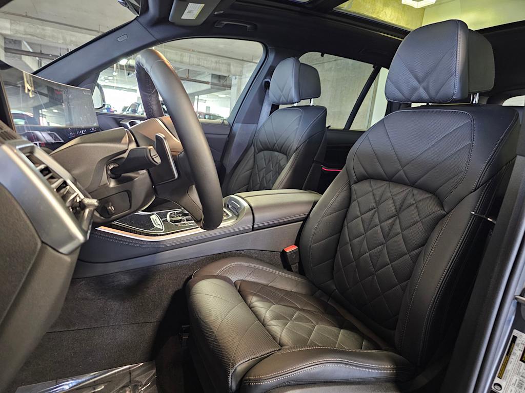 Thumbnail: 2025 BMW X5 - 11