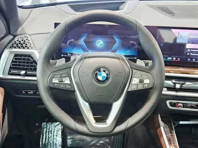 Thumbnail: 2026 BMW X5 - 13