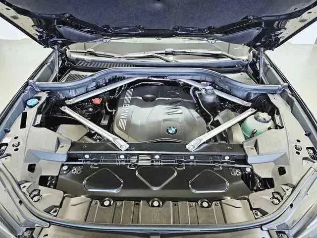 Thumbnail: 2026 BMW X5 - 8