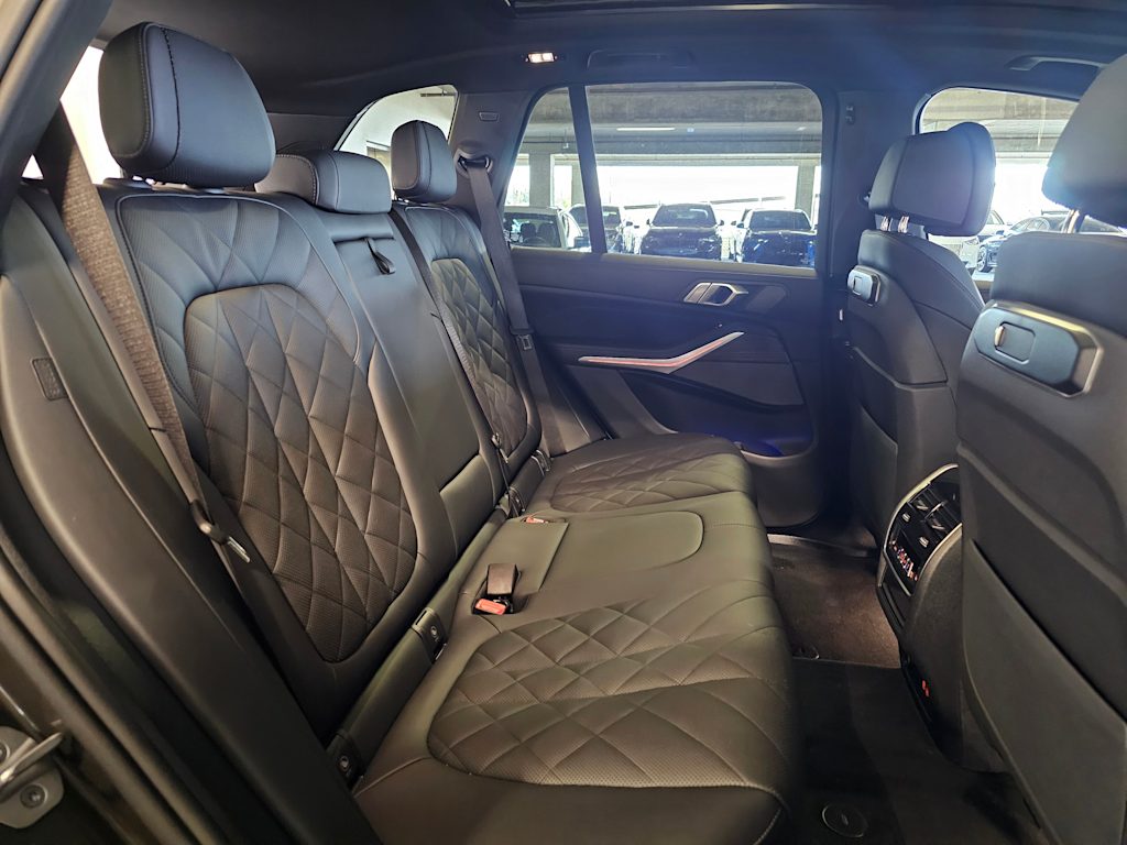 Thumbnail: 2026 BMW X5 - 31