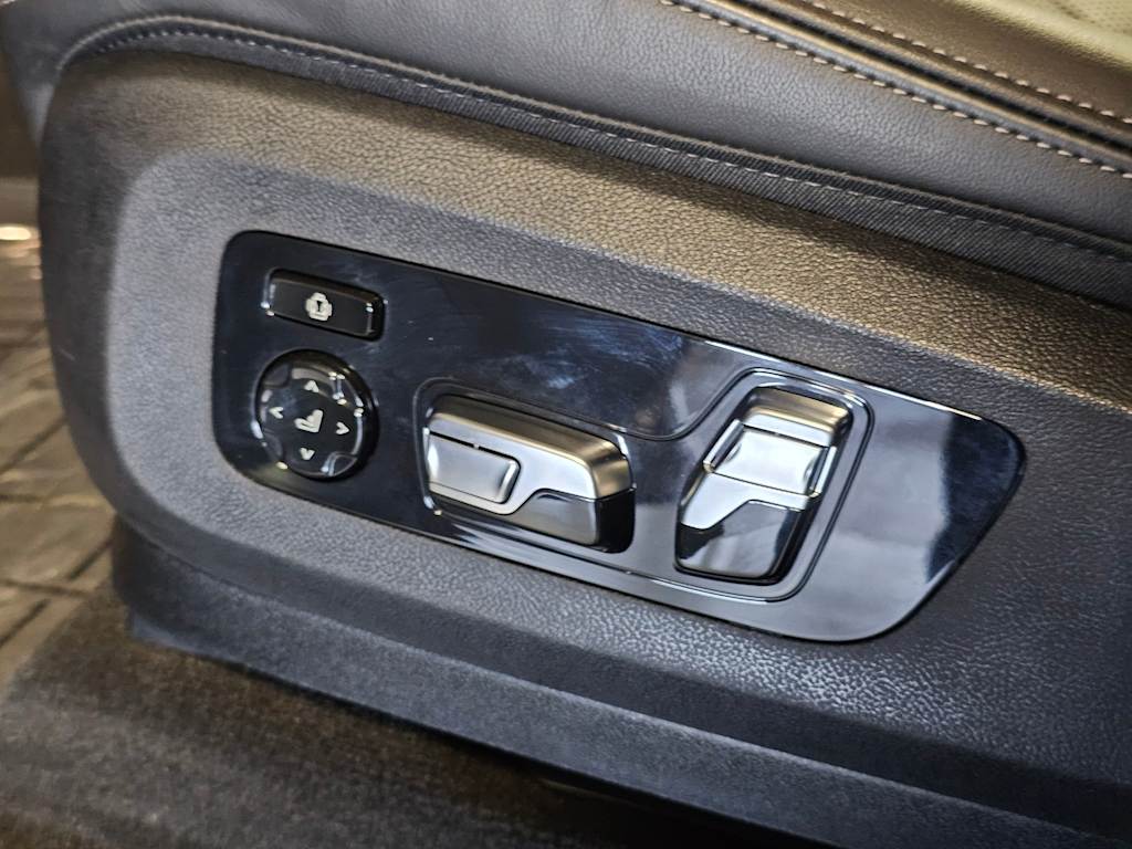 Thumbnail: 2026 BMW X5 - 26